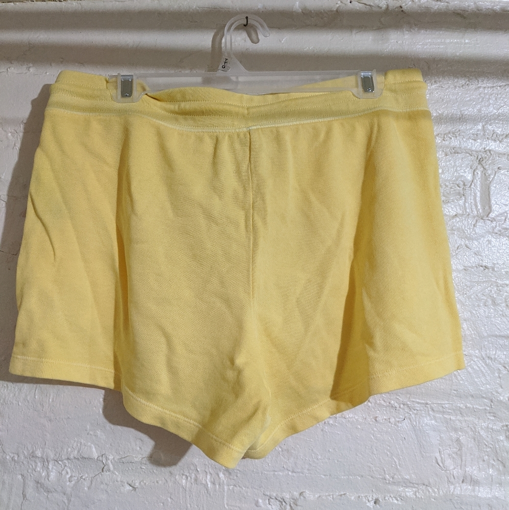 Old navy Yellow shorts size m - Picture 3 of 3